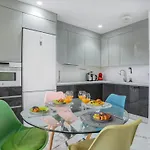 Proapartment Del Mar B82 Modern 1bd With Amazing Terrace And Pool! *