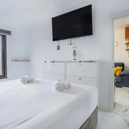 Proapartment Del Mar B82 Modern 1bd With Amazing Terrace And Pool! *