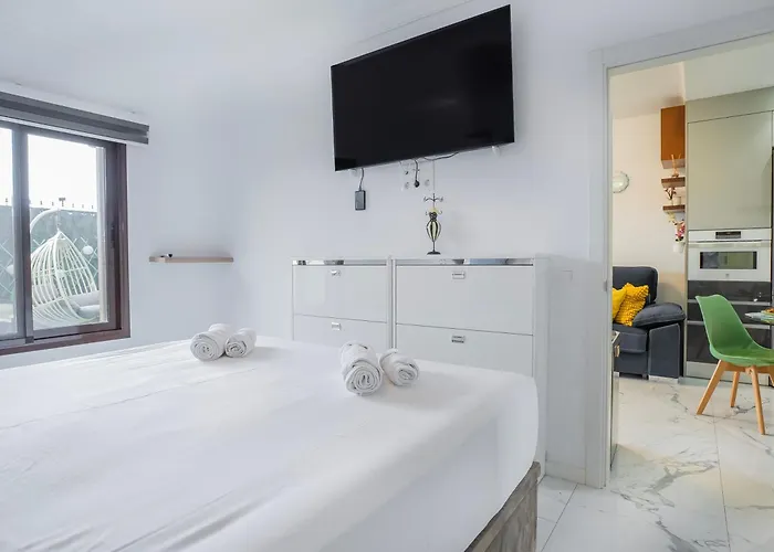 Proapartment Del Mar B82 Modern 1bd With Amazing Terrace And Pool! *